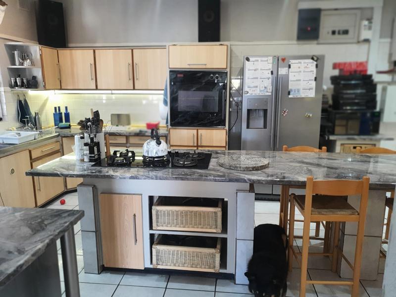 5 Bedroom Property for Sale in Parow North Western Cape